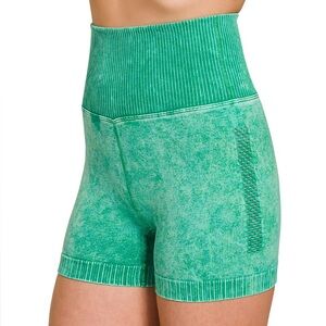 Washed Seamless High Waisted Shorts in Kelly Green